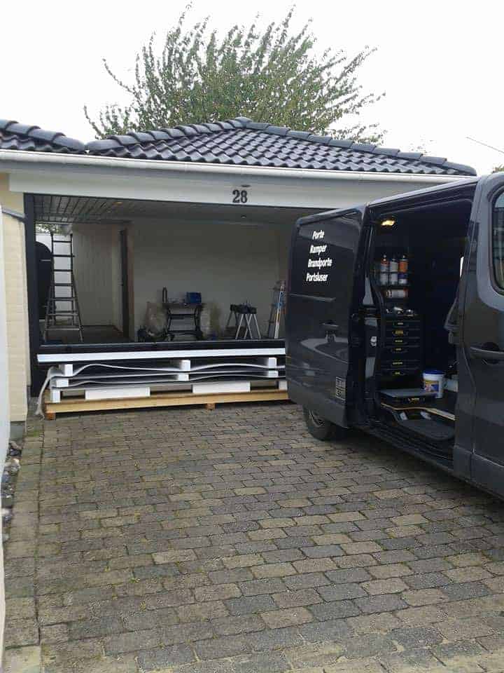 Service af porte hos privatkunde med Frema vogn