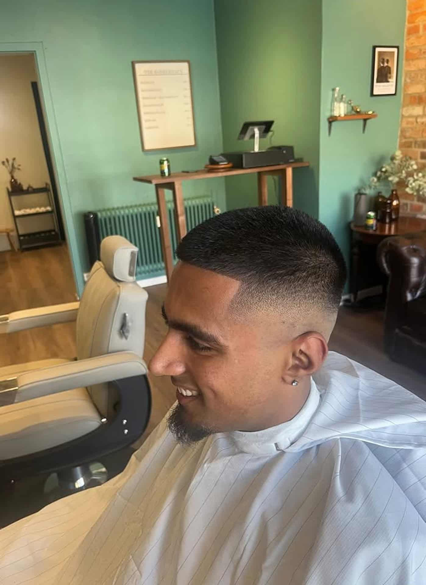 Ultra kort skin fade herreklipning hos The Barberhaus frisør i Søborg