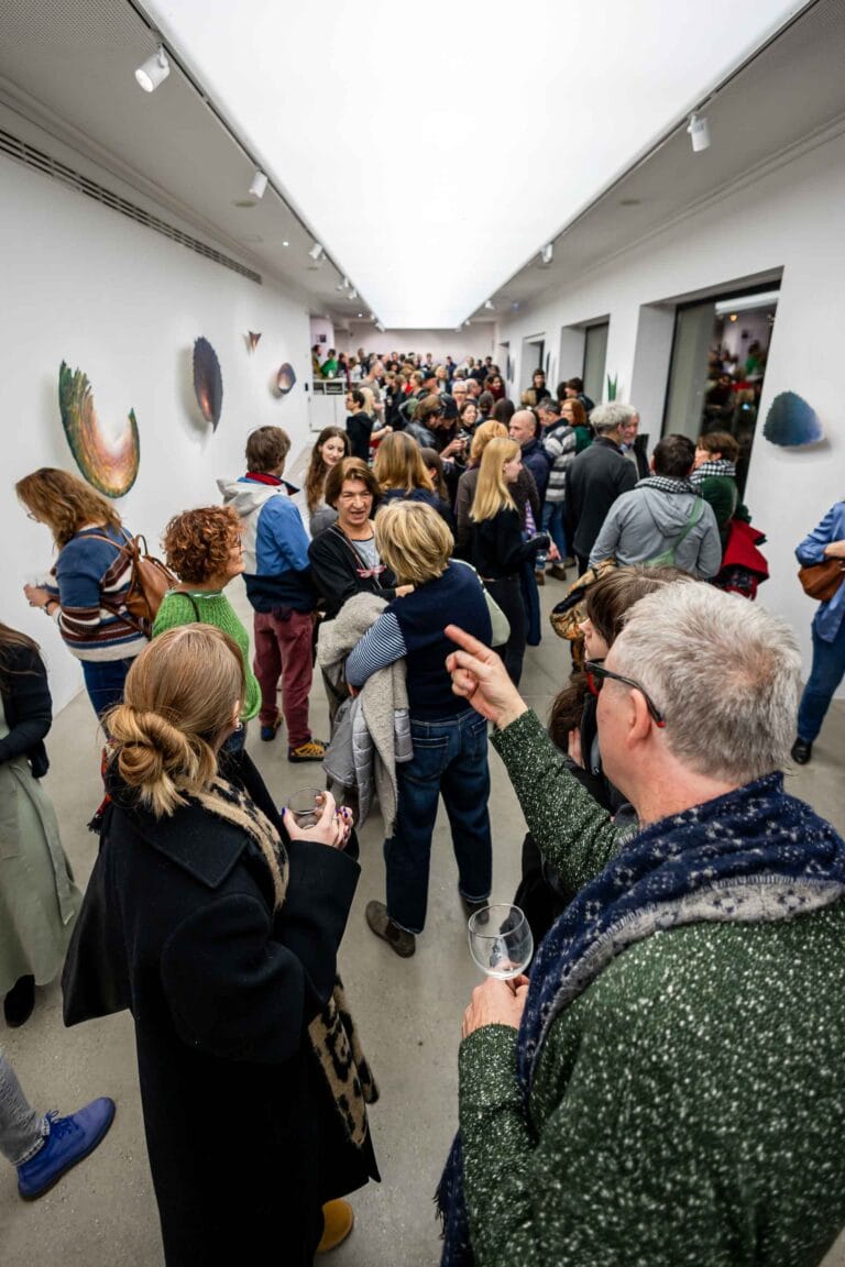 Kiállításmegnyitó | Organikusan sérülő szimmetria