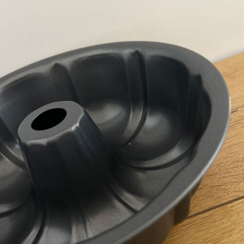 Molde Bundt Flanera Redondo Betty Crocker 25,5 cm. - Imagen 2