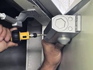 ドアクローザーの取付け