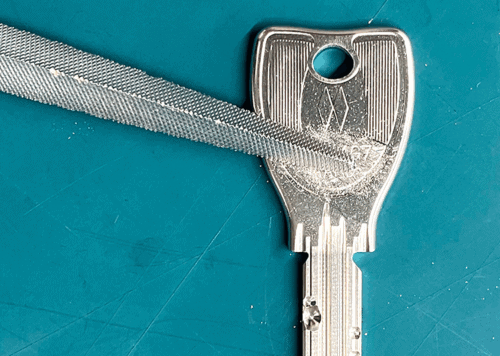 鍵のトラブル救急車、鍵開けサービス、迅速対応の鍵屋緊急出動。.