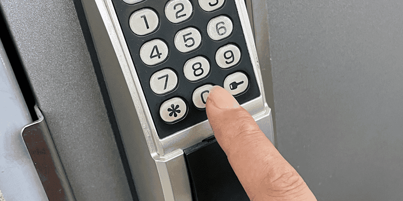 鍵のトラブル救急車,緊急ロック解除サービス,迅速対応の鍵トラブル解決.