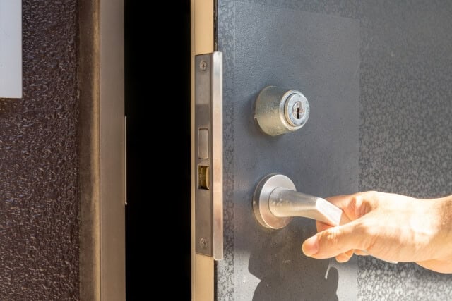 鍵のトラブル発生時に専門業者が対応できる作業内容