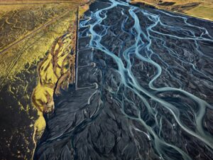 Colorful aerial view of Markarfljót river in the south of Iceland. Edward Burtynsky, Markarfljót River #1. Water series.