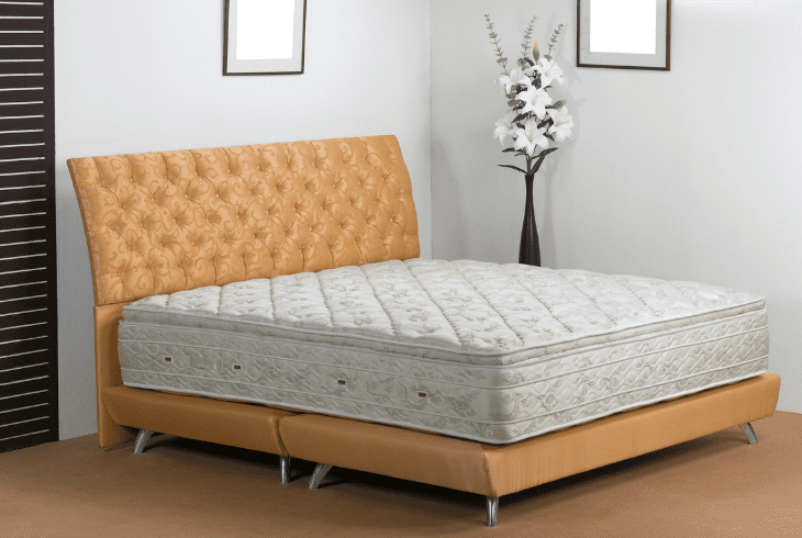 sleep without bedsheet
