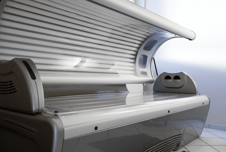 tan in tanning bed with wet hair