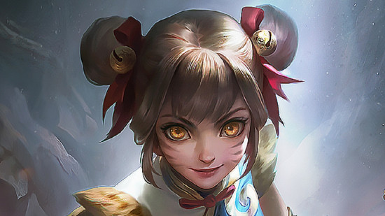 Art de Mobile Legends montrant une femme avec des cheveux bruns en chignons, attachés avec des nœuds rouges ornés de clochettes. Son visage a des marques félines, ses yeux sont grands et jaunes, et sa tenue semble légèrement fourrée.