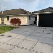 Brolægger indkørsel