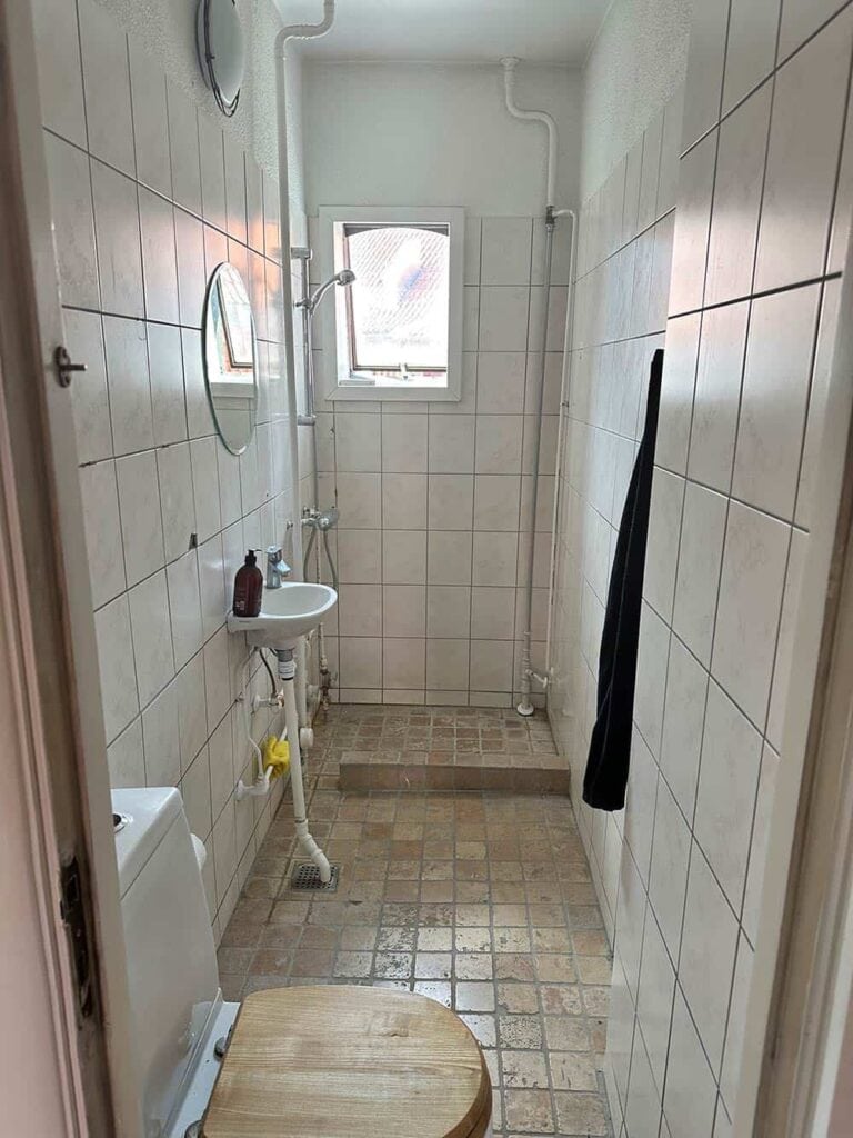 Før billede af badeværelse