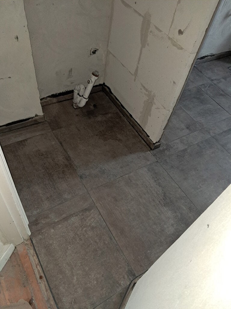 Drømmer du om en badeværelsesrenovering? Kontakt os i dag