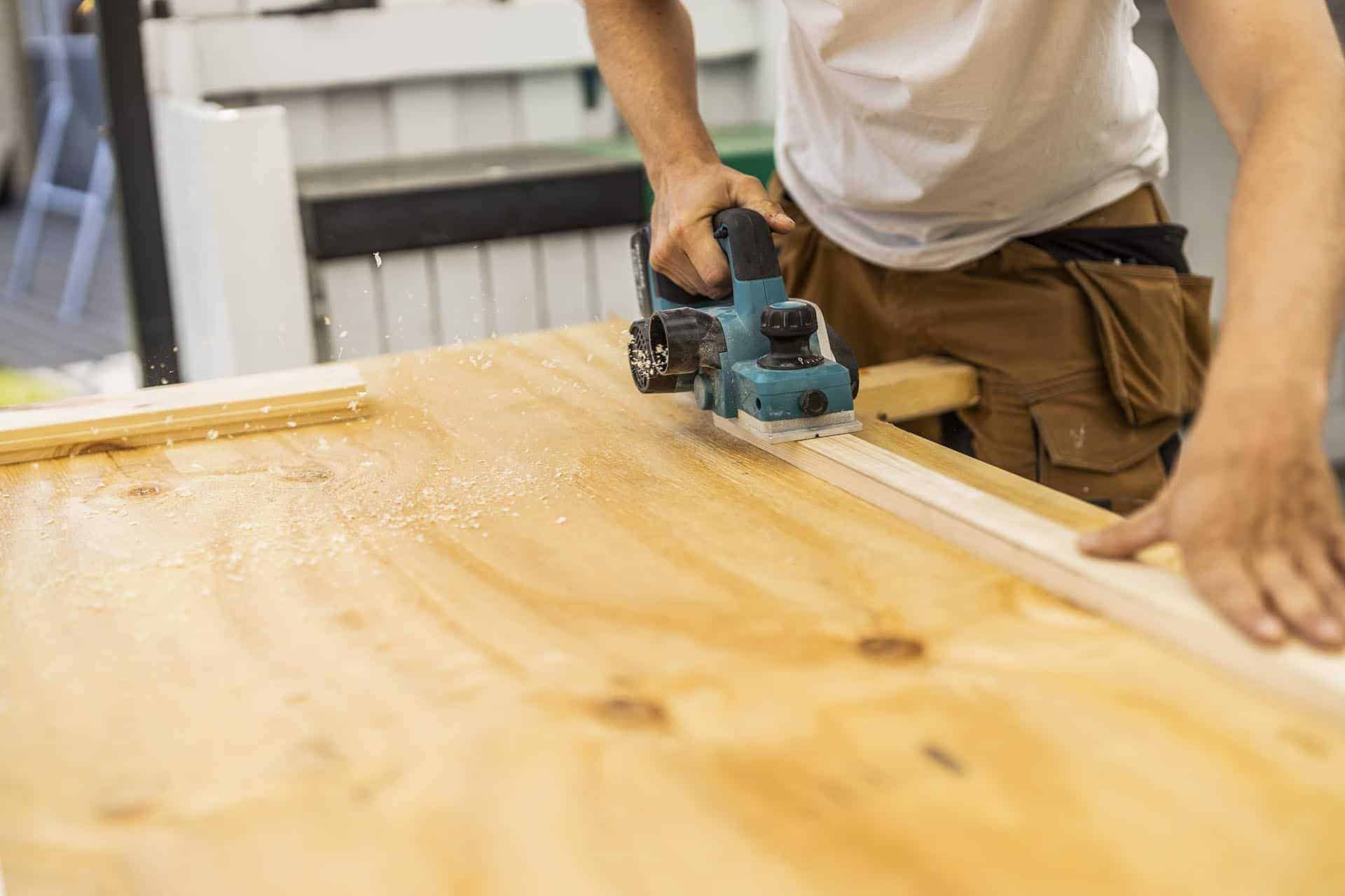 Tømrer i Allerød tilpasser træ til renovering
