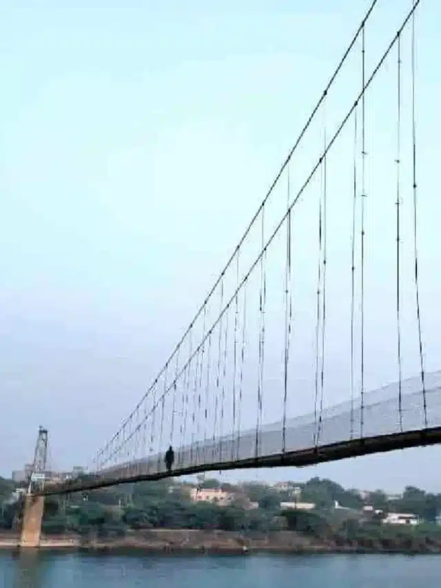 Morbi-Bridge Collapse- 135 People died