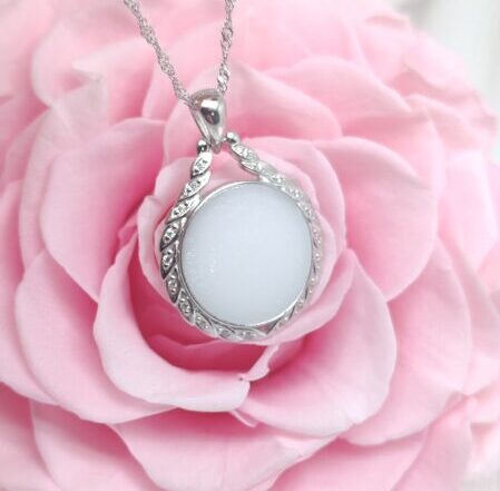 IMG 20250528 032850 e1748651515770 Un bijou pas comme les autres : quand l’amour maternel devient éternel