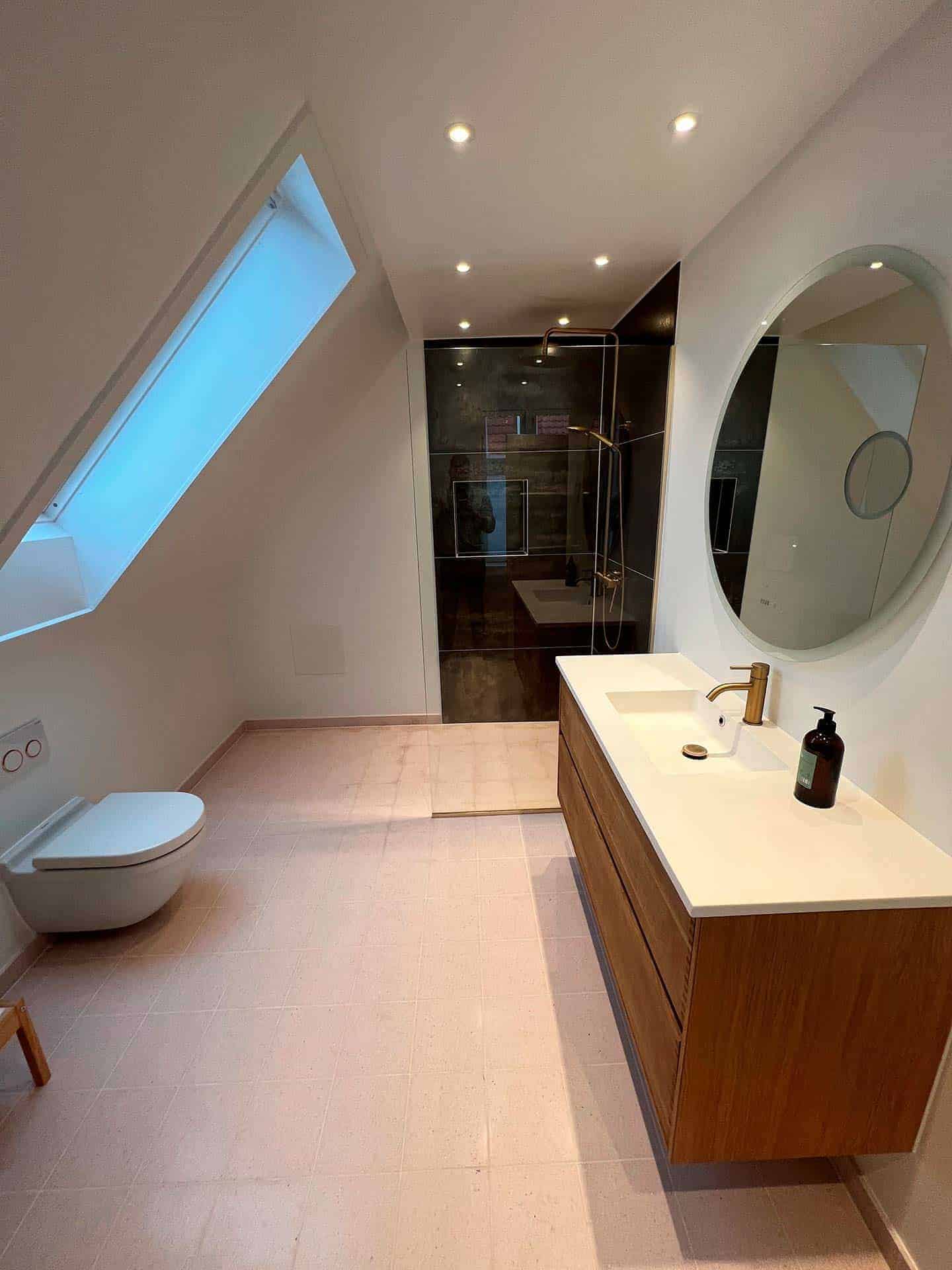 Ny og moderne Badeværelsesrenovering