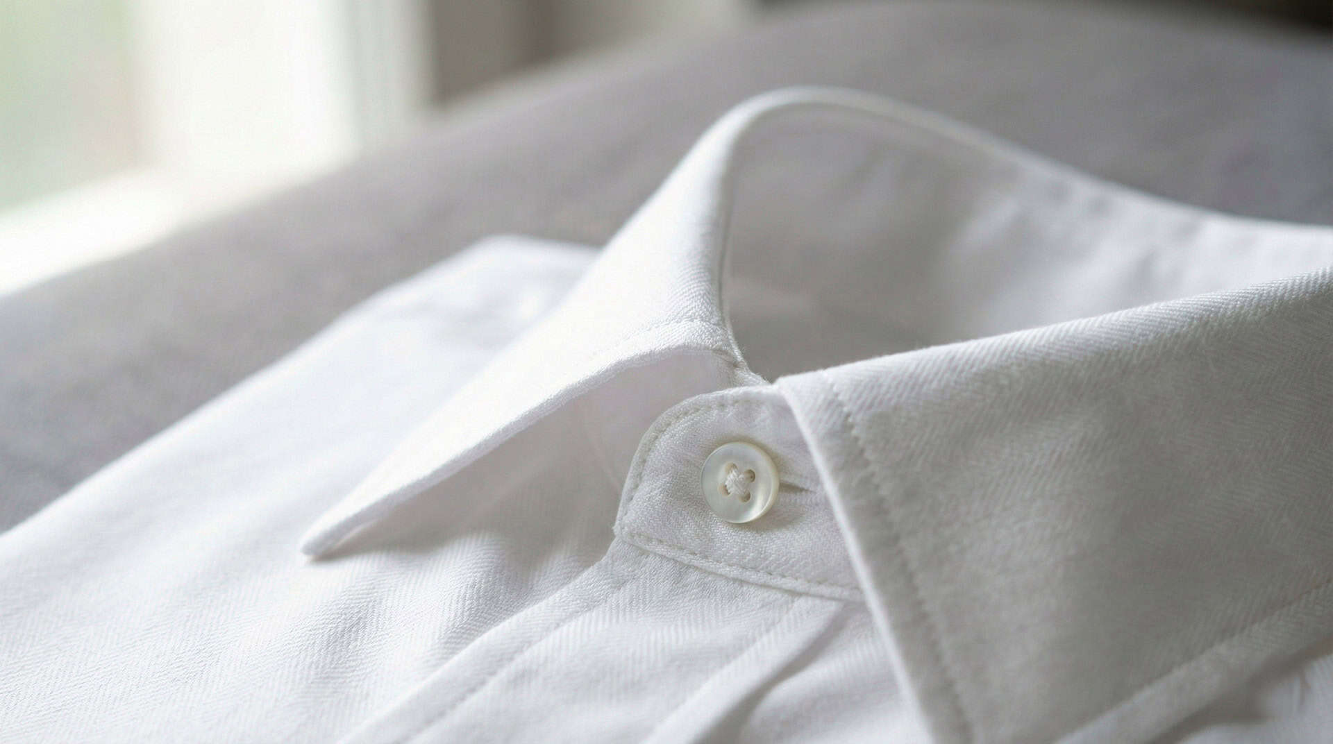 Flot hvid og rens skjorte efter rens på renseri i København K