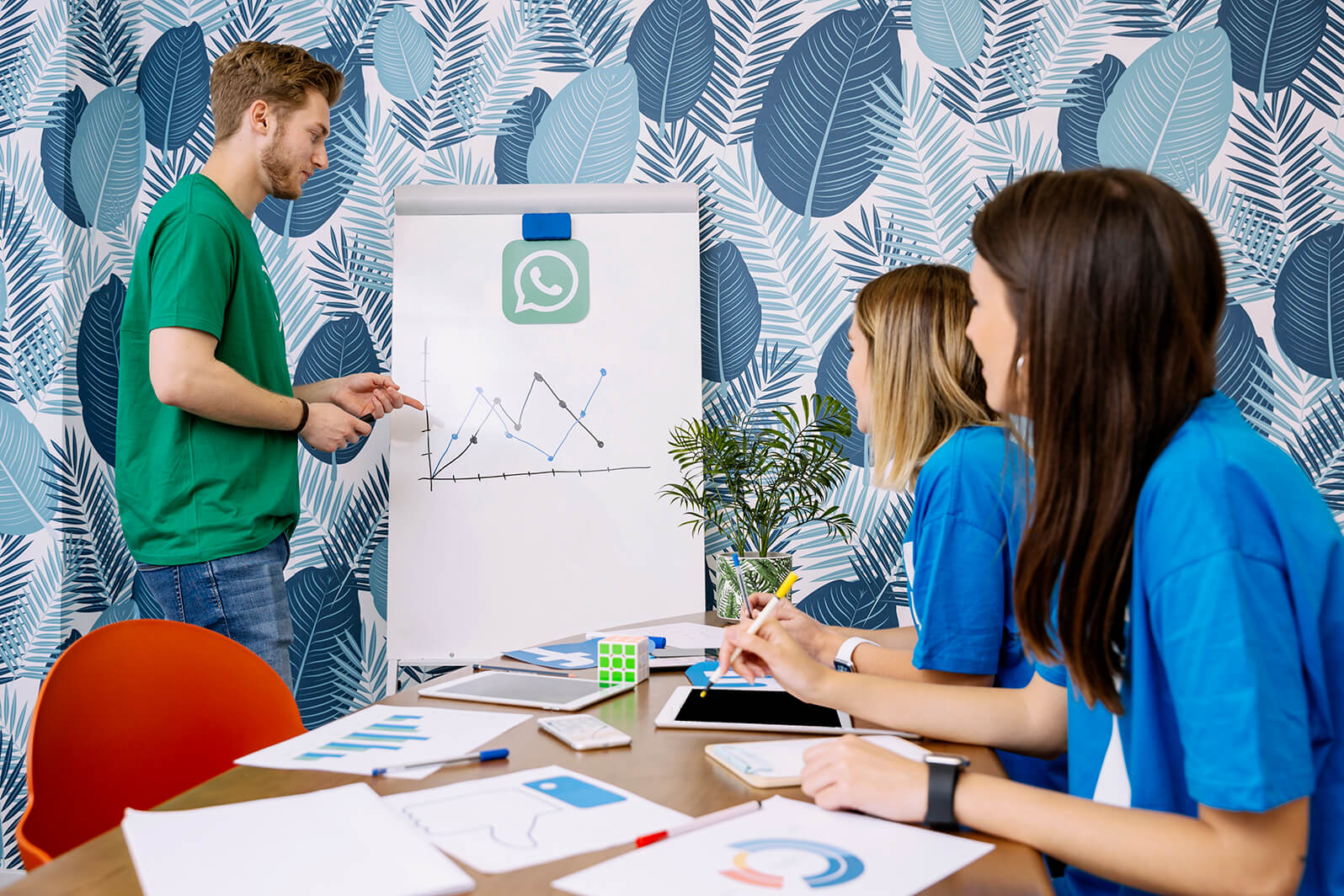 skillful-people-planning-social-media-applications (1)