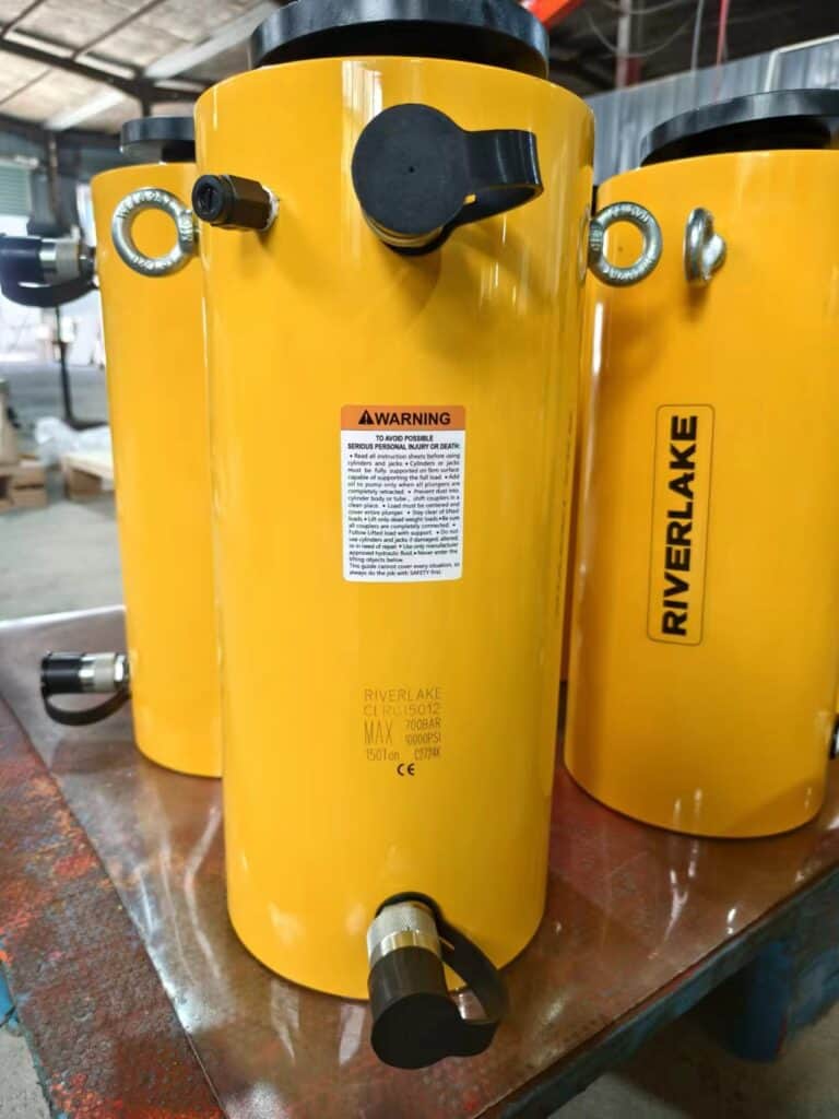 Customer Visit RIVERLAKE for Hydraulic Cylinder Quality Inspection 3 4fbeeef7f7d3e4ec160c05fe31ed044