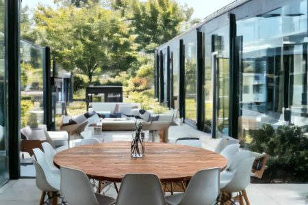 outdoor circle table