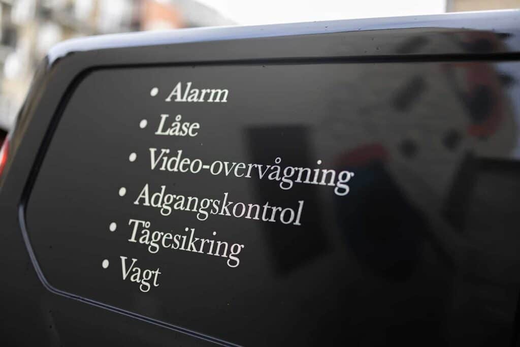 Nærbillede af firmabil