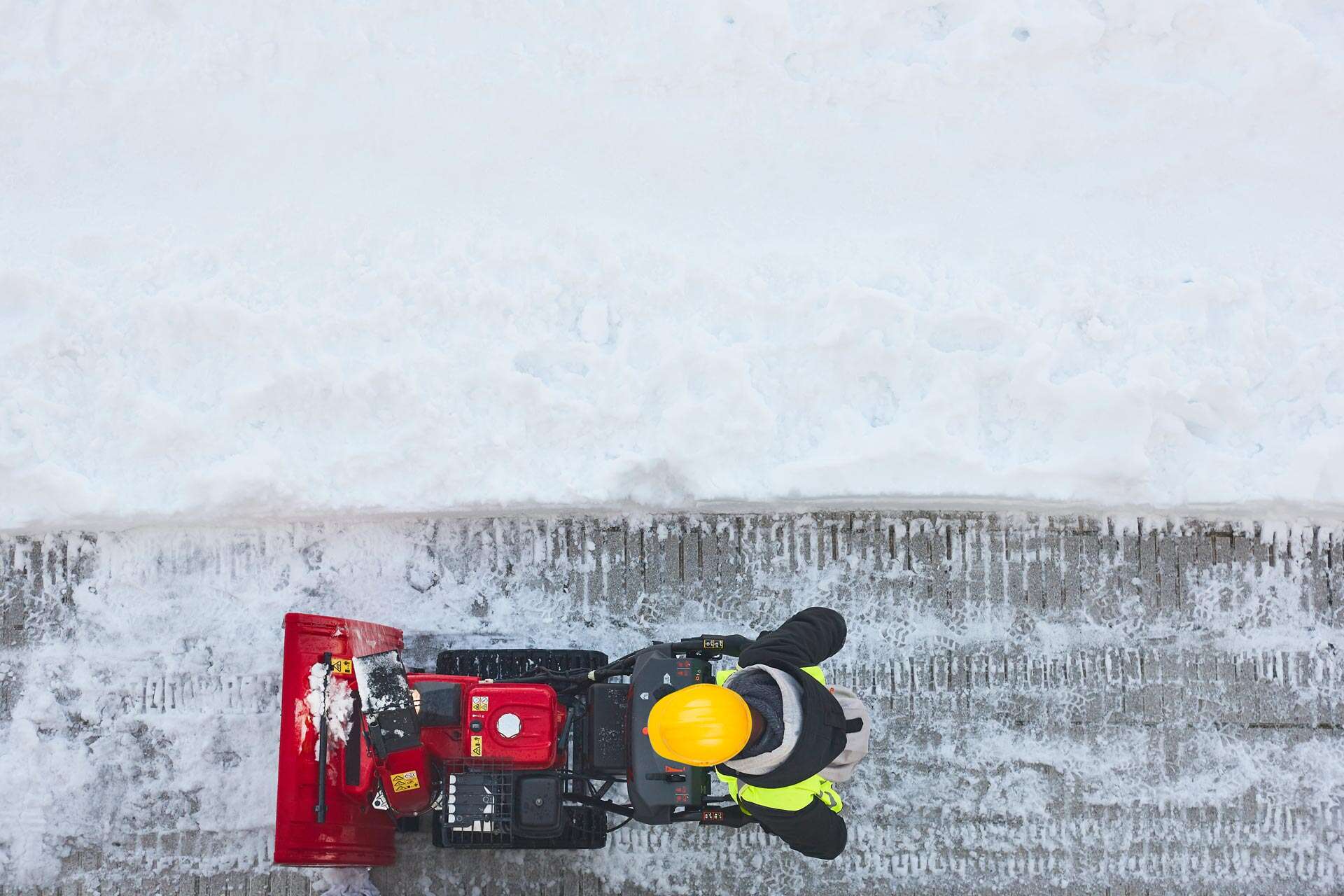 Fortorv ryddes for sne