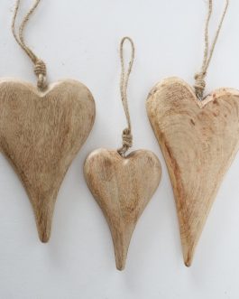 שלישיית לבבות מעץ