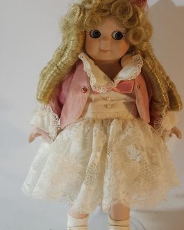 COLLECTIBLE DOLL,PISPERETA,PORCELAIN