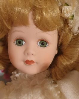 בובת פורצלן כלה