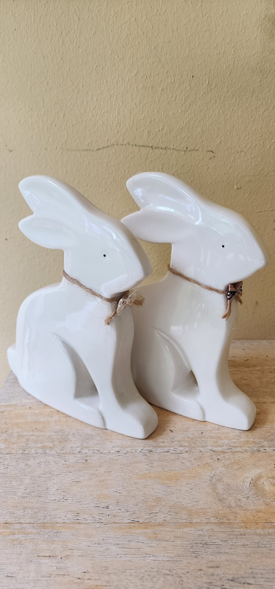 A pair of white porcelain rabbits - Image 5