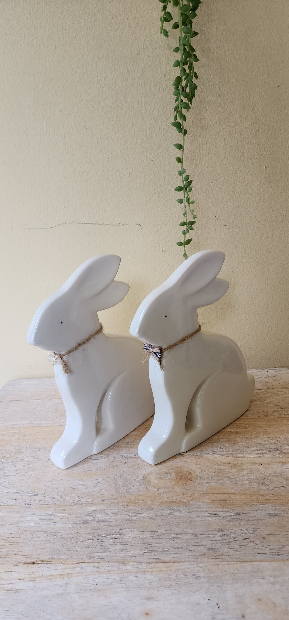 A pair of white porcelain rabbits - Image 3