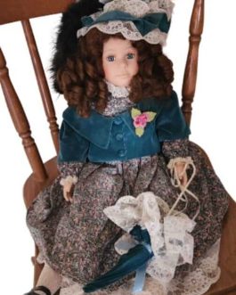 בובת חרסינה BIATRICE