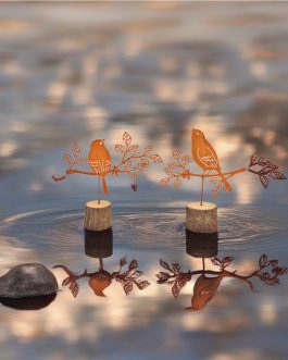 ציפור על עץ