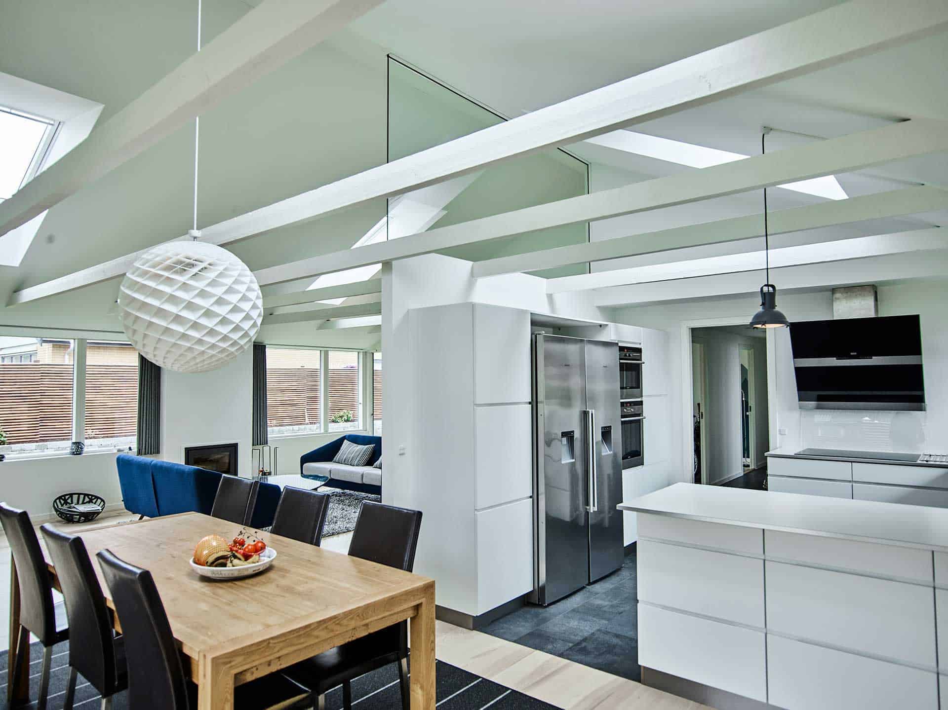 indendørs renovering af tømrer- og snedkerfirma