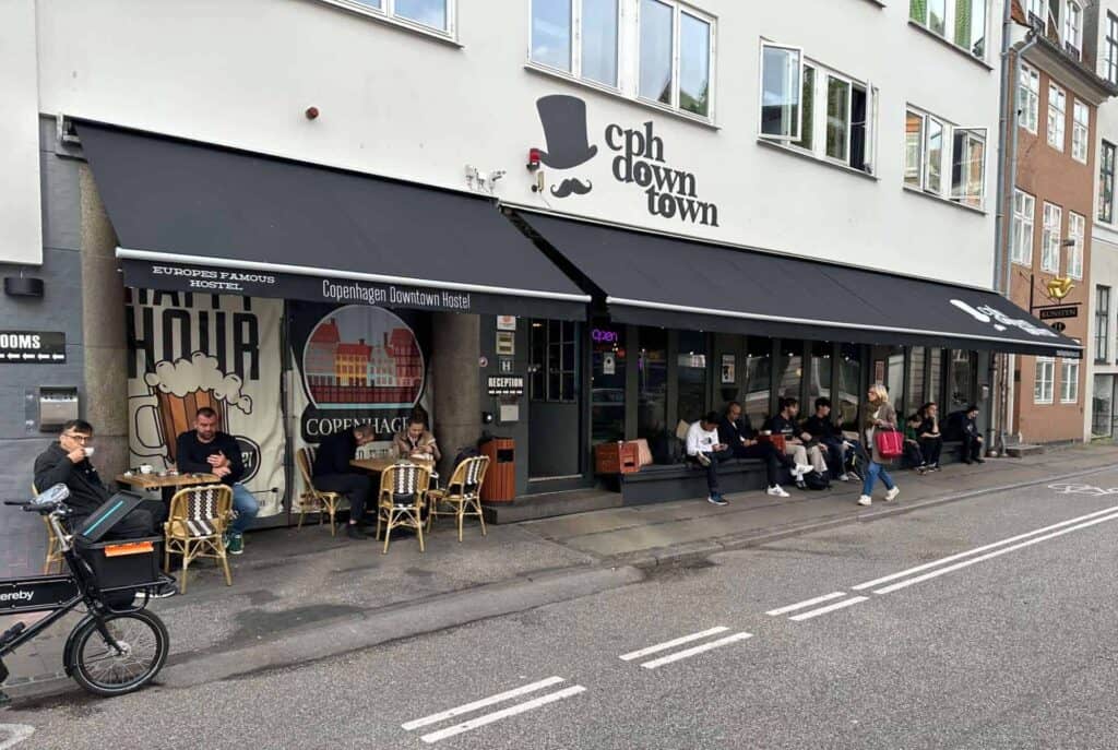Sort markise på Copenhagen Downtown Hostel
