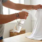 Pourquoi vos vêtements durcissent sous les bras