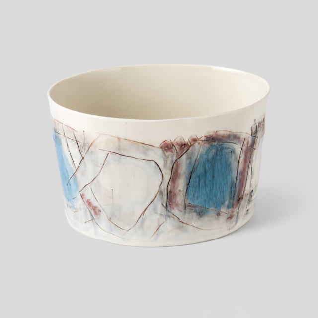 Keramikskål med abstrakt design af Jette Abildgård.