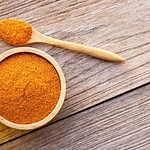 Curcuma sur la peau
