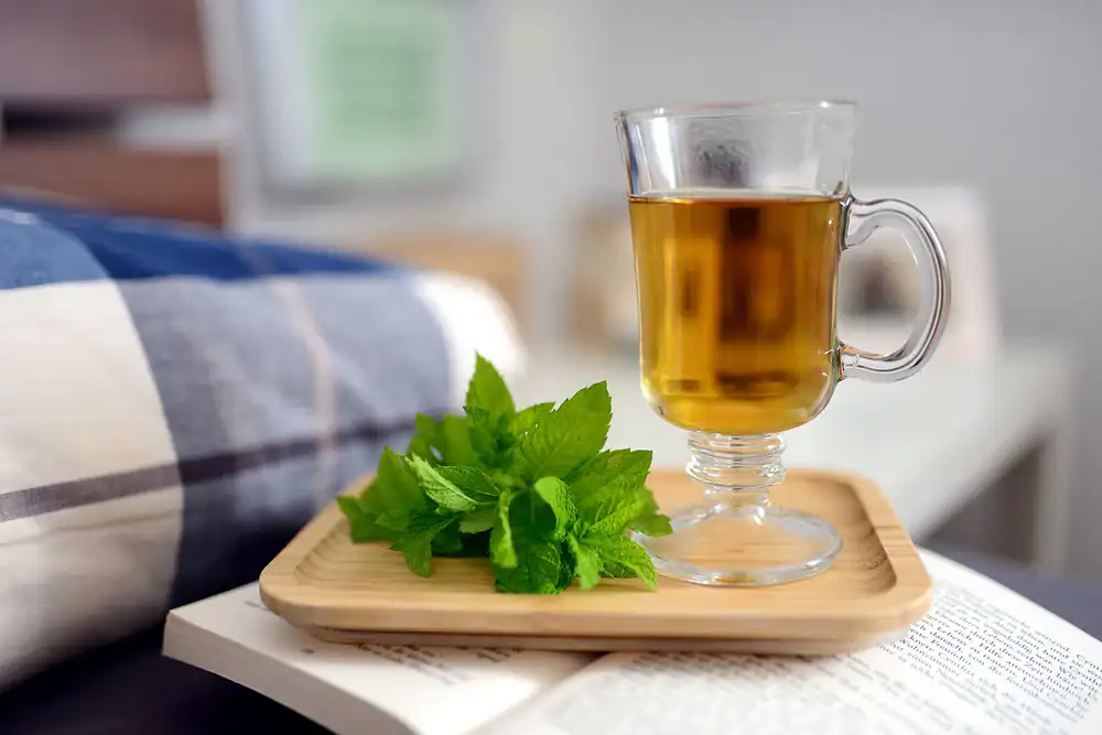 Thé à la menthe et peau