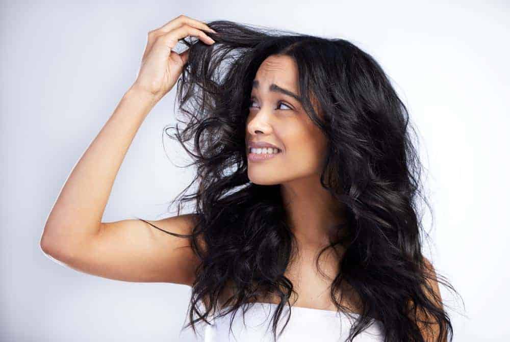 Cheveux mi-ondulés mi-lisses