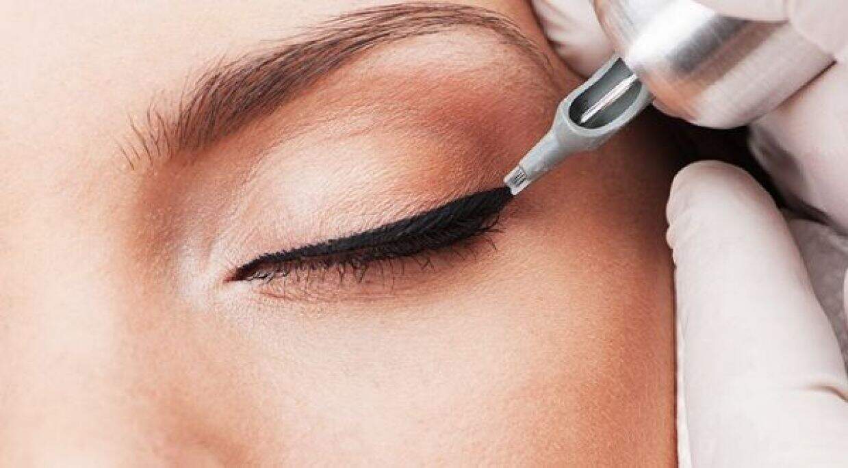 Eye liner permanent