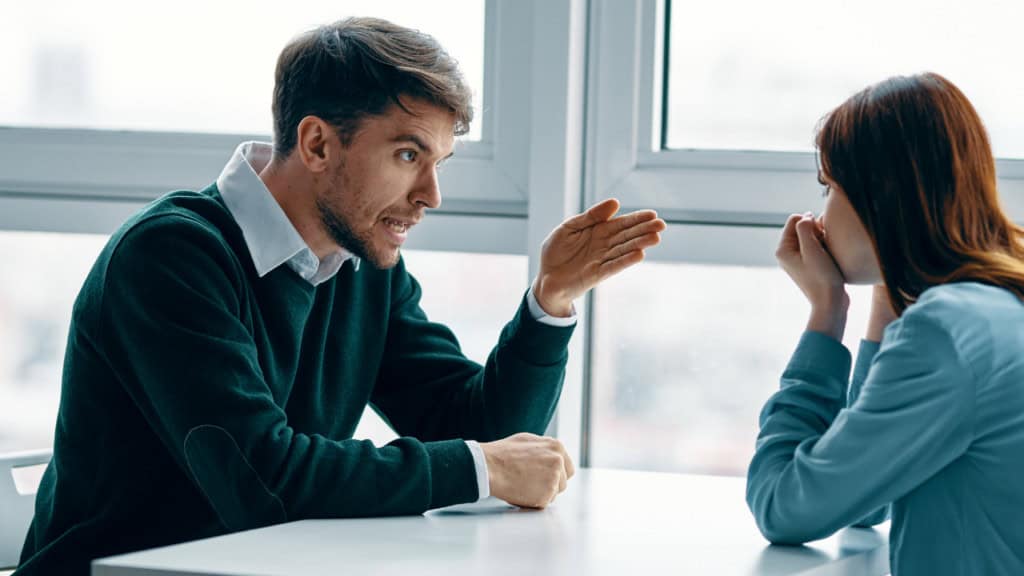 mon mari me traite comme une petite fille