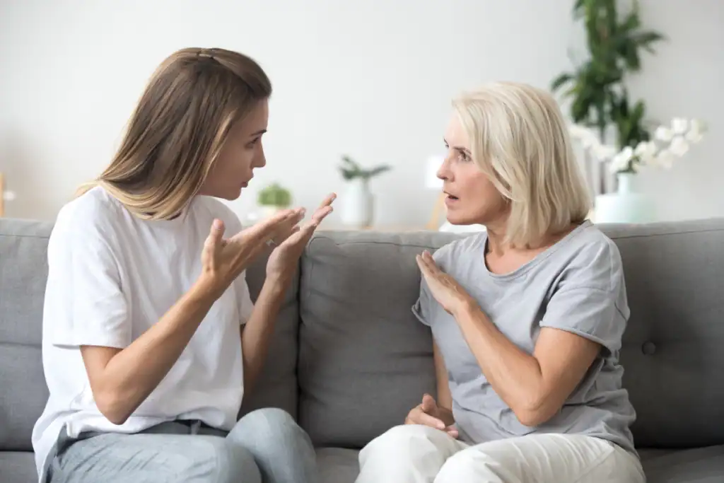 Ma belle-fille m’éloigne de mon fils : comment retrouver ma place sans tout casser ? 3 Pourquoi les enfants adultes s'éloignent-ils de leurs parents ?