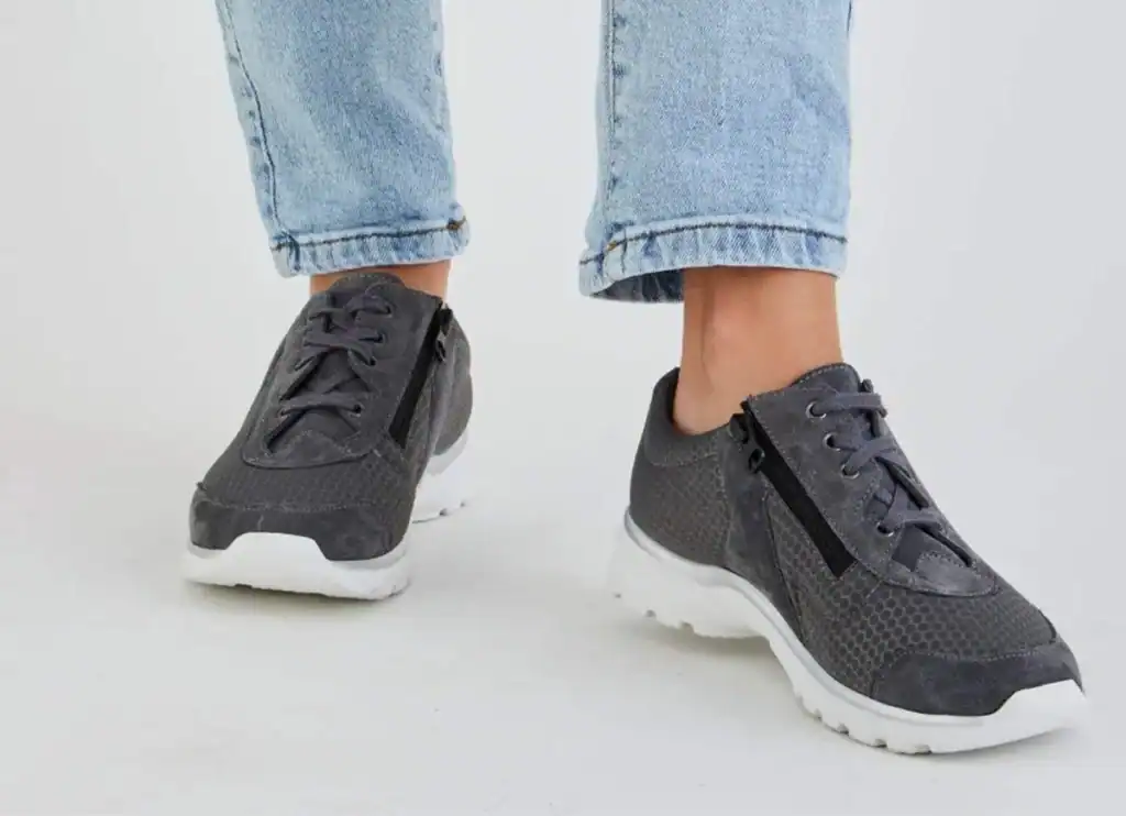 basket femme confortable pour travailler debout sketchers