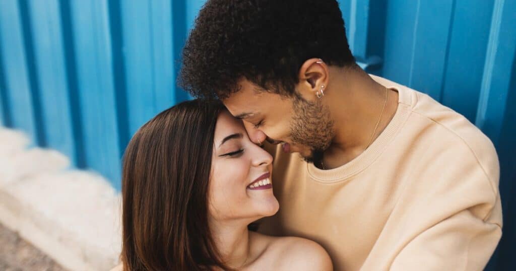 il me regarde quand je ne le regarde pas que faire