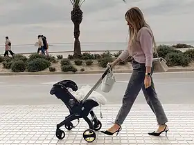 choisir poussette Comment bien choisir sa poussette quand on vit en ville : les critères qui comptent vraiment et les erreurs à éviter