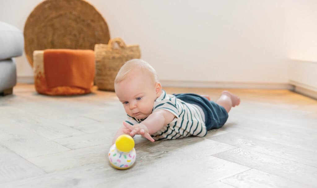 Bébé de 9 mois qui ne rampe pas