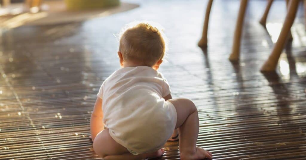 Bébé de 9 mois qui ne rampe pas cxauses