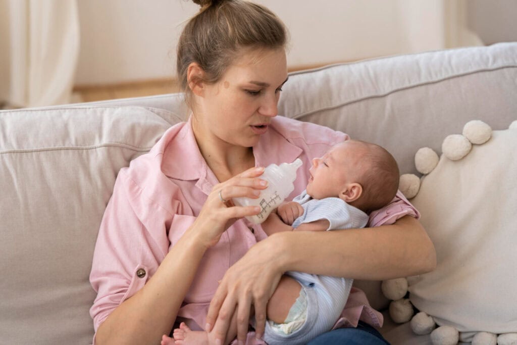 Bébé ne finit pas ses biberons et s'endort dessus : que faire vraiment? 2 Bébé ne finit pas ses biberons et s'endort dessus avis
