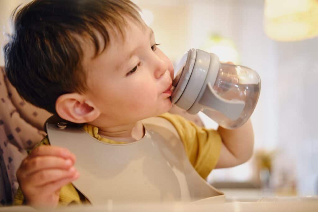 Cristaline eau pour bébé sans logo avis