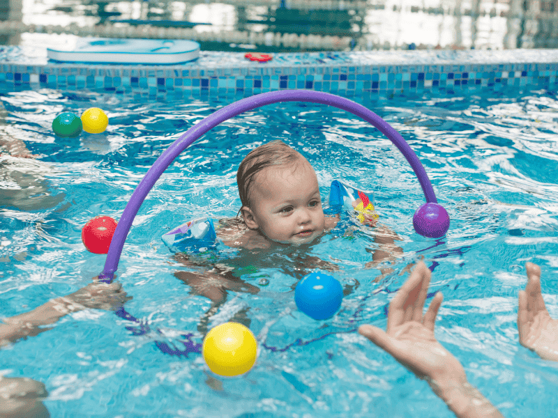 Bébés nageurs à Nantes : piscines, tarifs et conseils pour bien démarrer 5 Bébés nageurs à Nantes tarifs